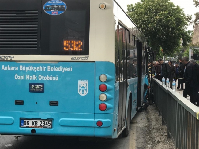 Ankara’da halk otobüsü kaza yaptı: 10 yaralı